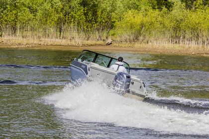 VBoat Motorboat charter Vermietung in Zürich mit Wassersport