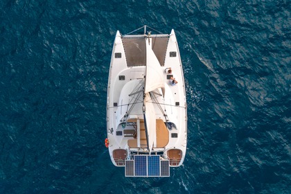 Catamaran premium charter