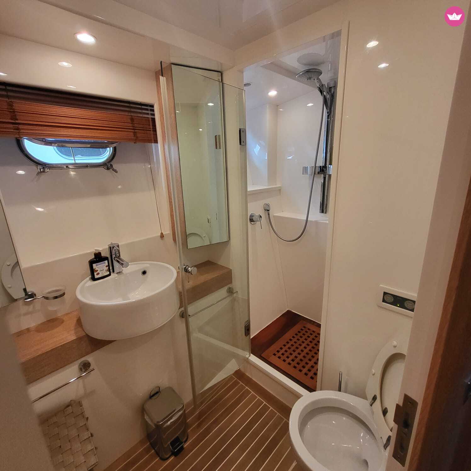 Bateau à moteur Amer 86 1100cv 8