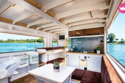  Compact Huisboot