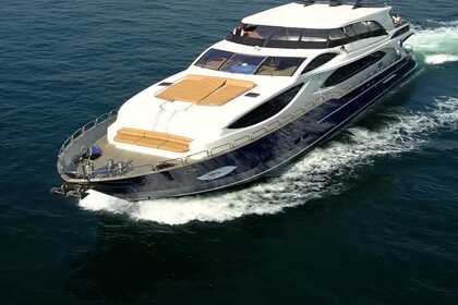 Mega Motor Yacht in Istanbul