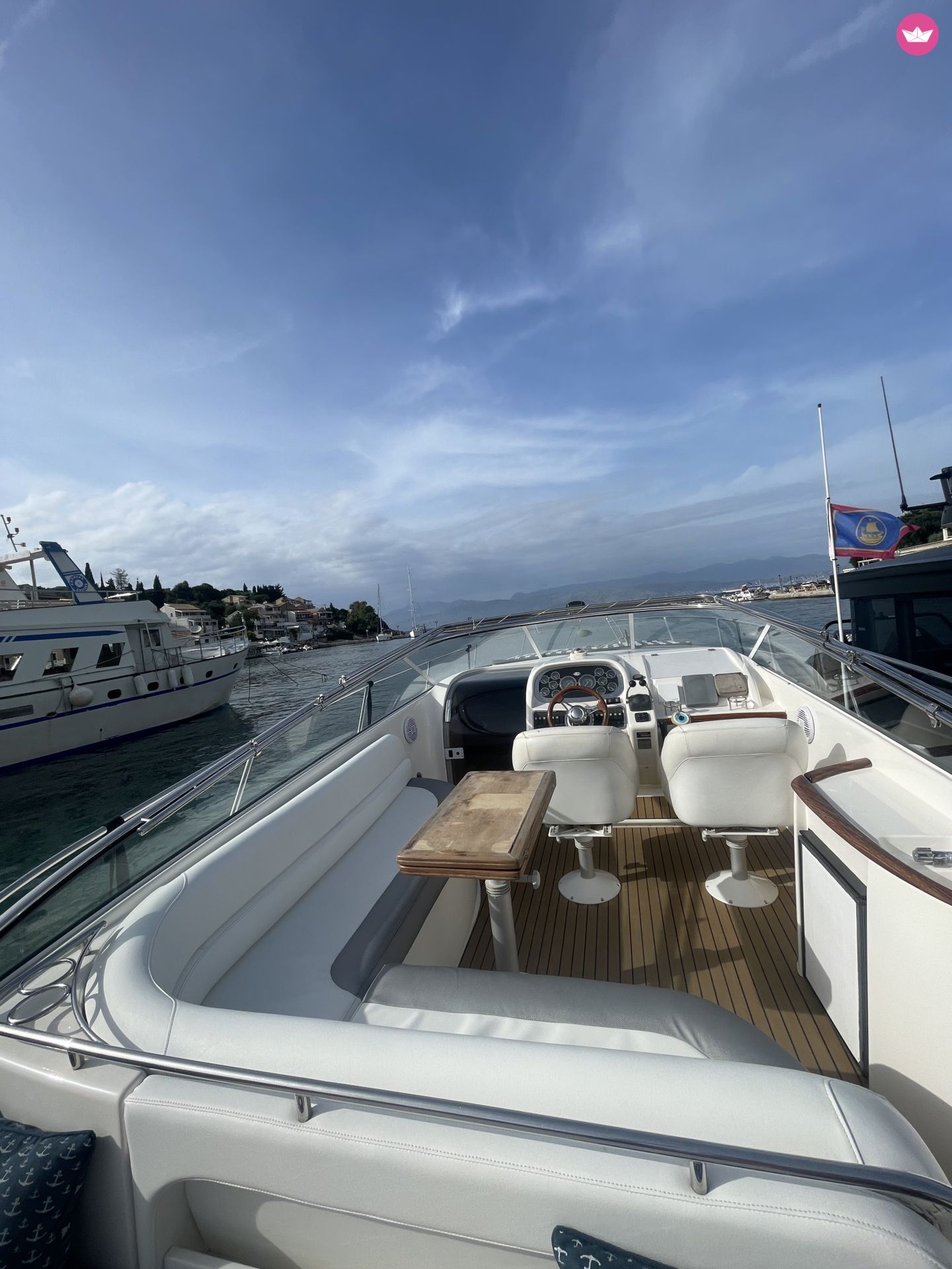 Bateau à moteur Windy 31 tornado 580cv 7