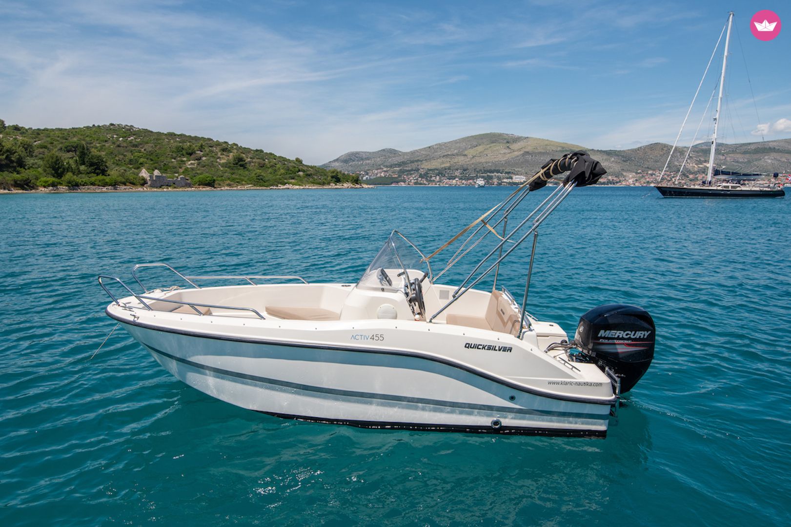 Charter motorboat in Split  