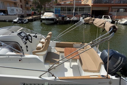 Jeanneau Cap Camarat 7.5 WA – Élégance et confort sur la Costa Brava