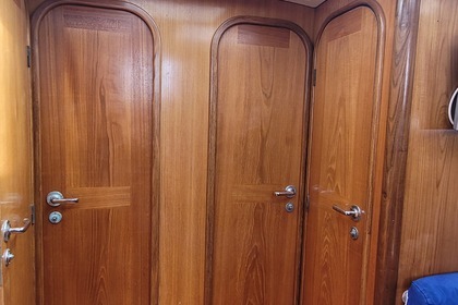 OCEANIS 430 - Безопасная и Комфортная Лодка