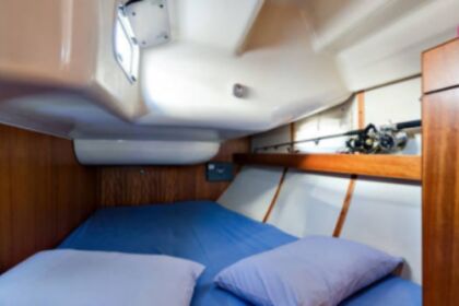 Half Day Trip to Dia Island