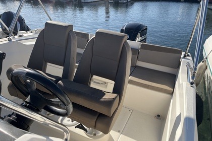 Quicksilver 555 open