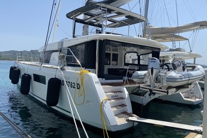 Rental Catamaran Lagoon Lagoon 52f Salerno