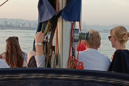 Discover Why Sailing with Us in Barcelona is the Best Choice