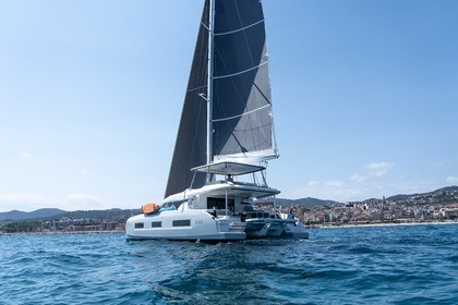 Hire Catamaran Lagoon 55 Tortola