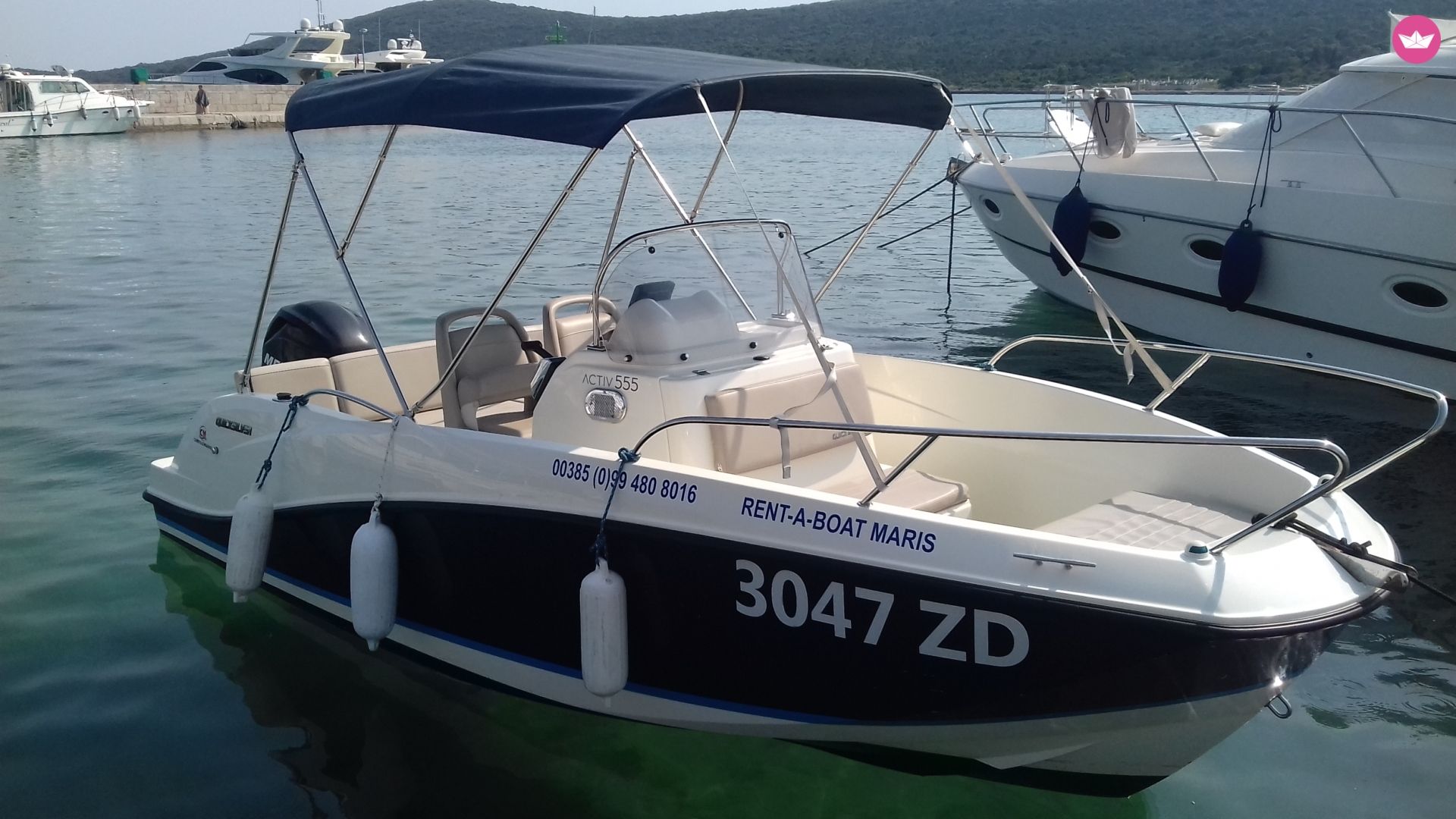 Motorboat Quicksilver Activ 555  