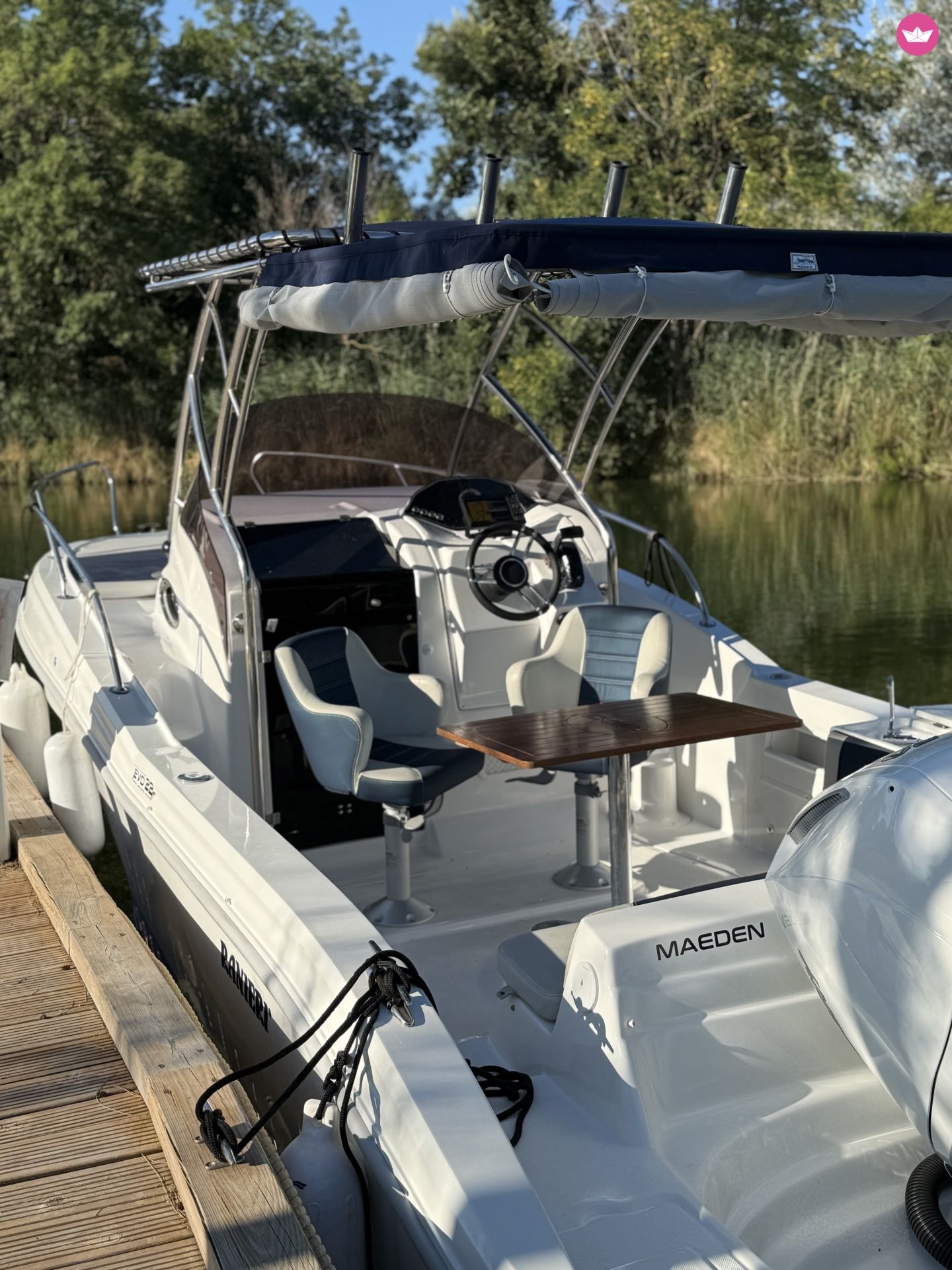 Bateau à moteur Ranieri EVO 22 200cv 4