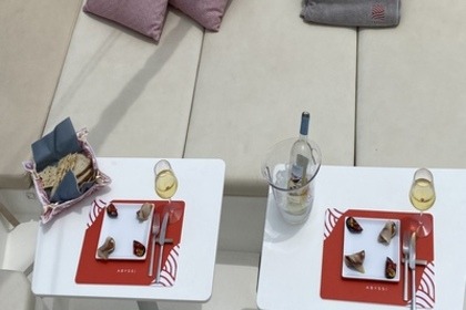 PAX ABYSSI: catamarano con opzione chef privato