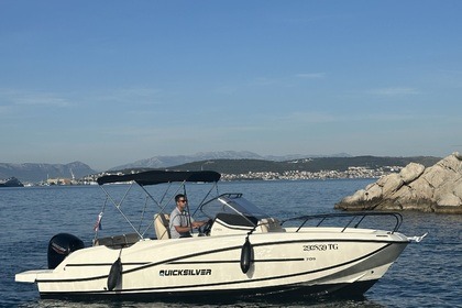 Noleggio Barca a motore Quicksilver 705 Open Trogir