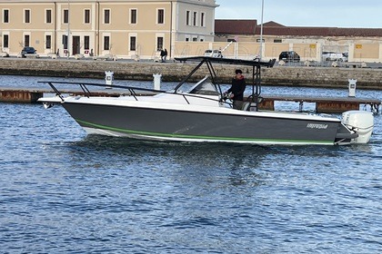 Charter Motorboat Intrepid 28.4 walkaround Poltu Quatu