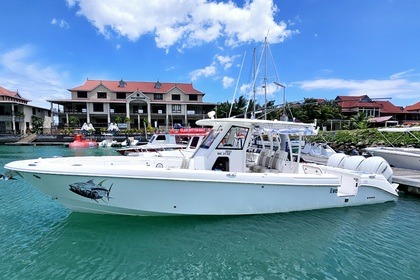 Location Bateau à moteur Everglades 355cc Victoria