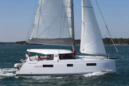 Charter Catamaran Nautitech 40 Split
