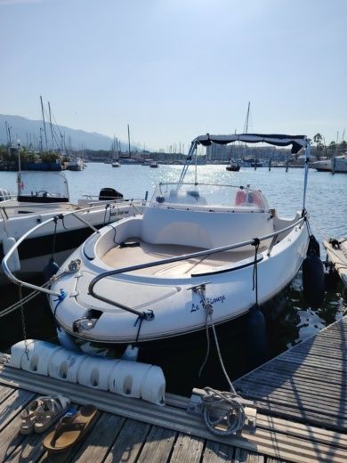 Motorboat Jeanneau Cap Camarat 625wa Boot Grundriss