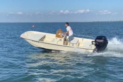 Hyra båt Motorbåt BOSTON WHALER MONTAUK 17 Lège-Cap-Ferret