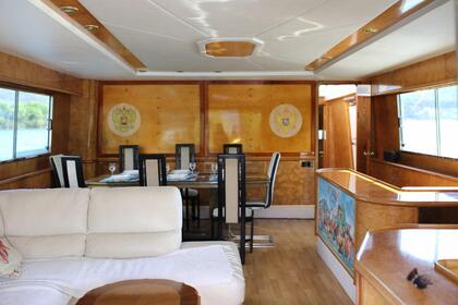 Miete Motoryacht Custom made yacht Tourist charter yacht Kotor Municipality