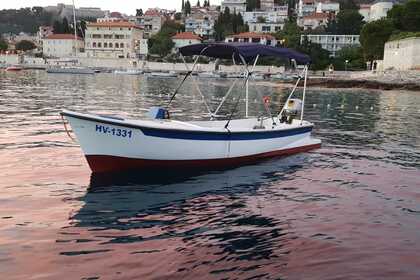 Rental Motorboat Pasara 8hp Hvar