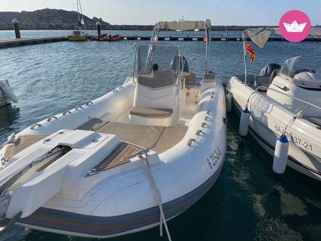 Semi-rigide CAPELLI Tempest 700 200cv 2