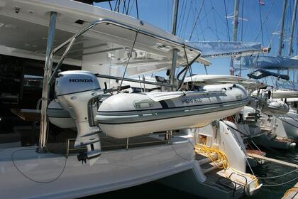 Descubre el lujo y la comodidad a bordo de nuestro LAGOON 50 (2022)