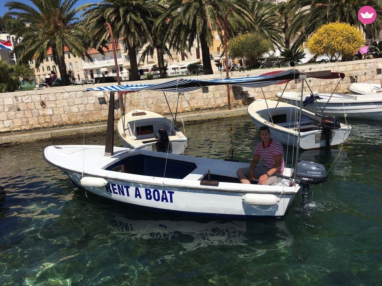 Motorboat Pasara Vega for hire