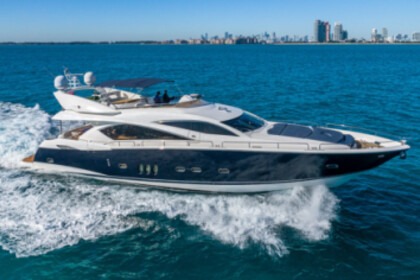 Charter Motor yacht Sunseeker Manhattan Miami Beach