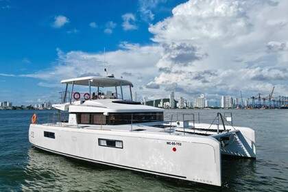 Rental Catamaran Lagoon Lagoon 52 F Cartagena