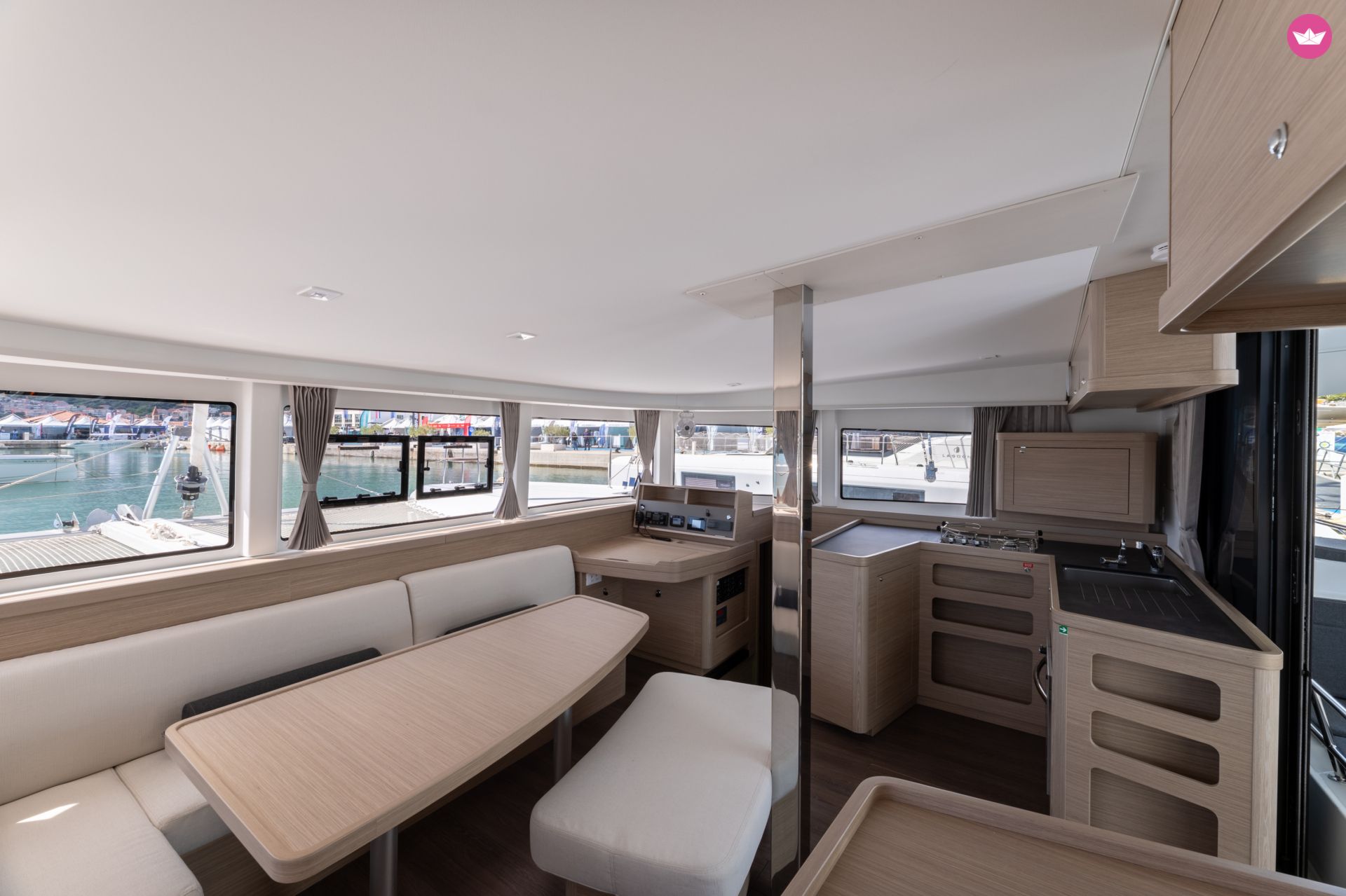 Catamaran Lagoon 42 (2024) 12.8m 5