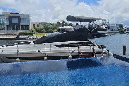 Charter Motor yacht Fairline 53 Cancún