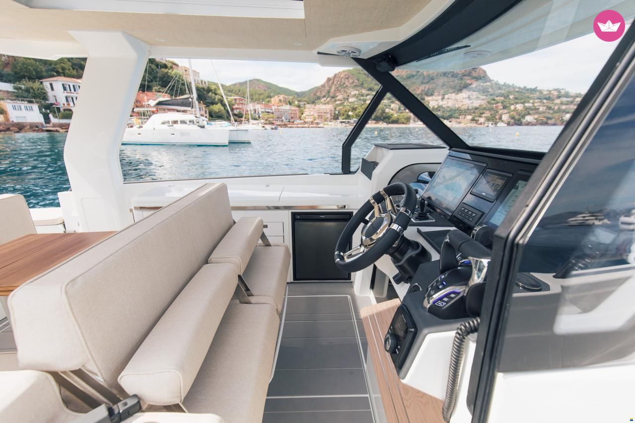 Bateau à moteur Quarken 35 sports 600cv 2
