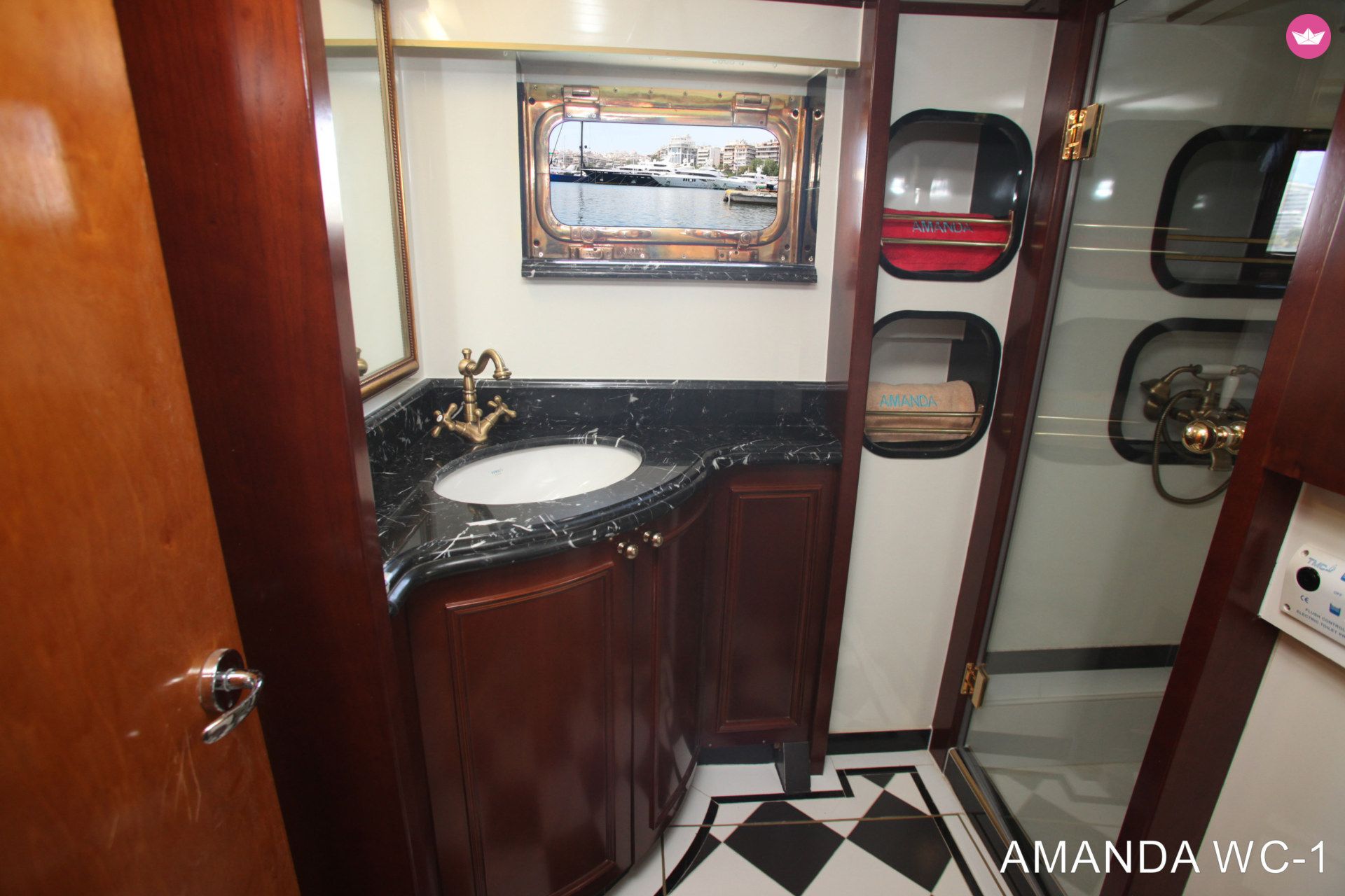 Motorboat Graham Bunn Amanda  