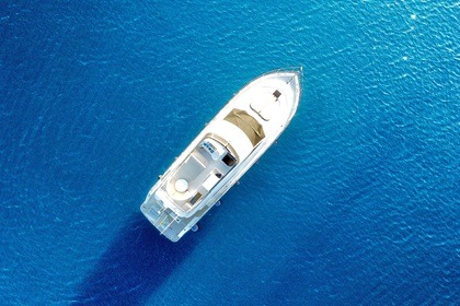 Noleggio Yacht a motore UNIESSE 55 FLY Villasimius