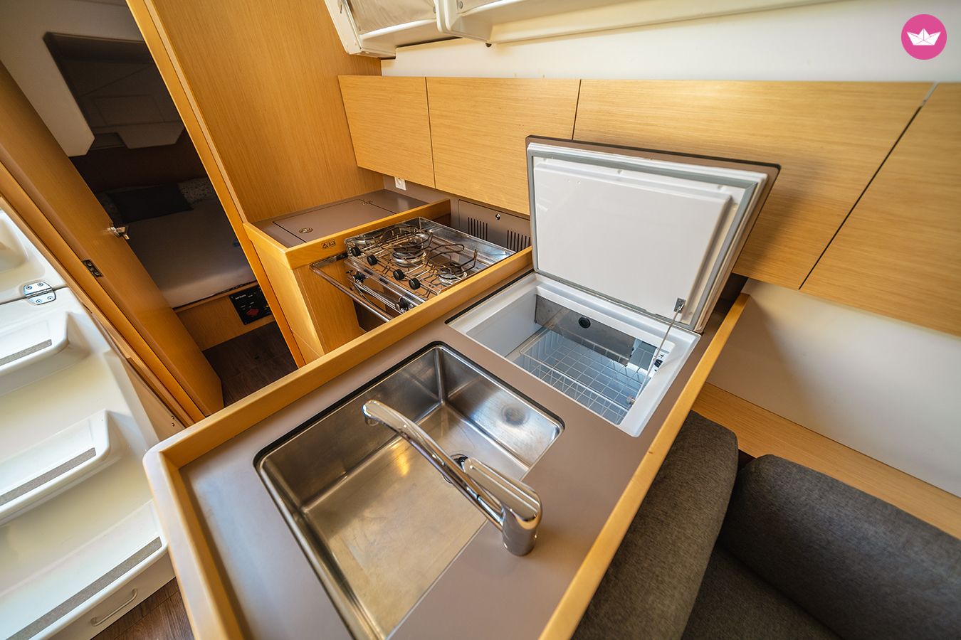 Charter Oceanis 38.1