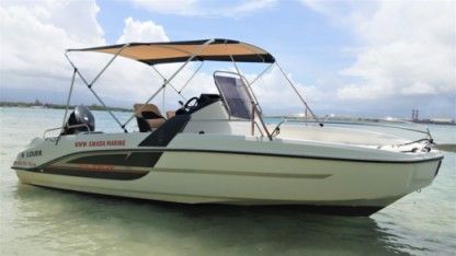 Charter Motorboat Beneteau Flyer 6.6 Spacedeck Le Gosier