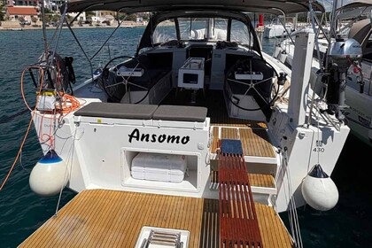 Noleggio Barca a vela Dufour Yachts Dufour 430 Morter-Incoronate
