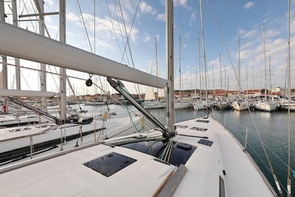 Rental Sailboat DUFOUR 460 Grand Large Vrulje