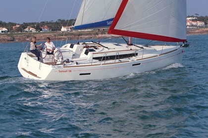 Hyra båt Segelbåt Sunsail 38 Lefkáda
