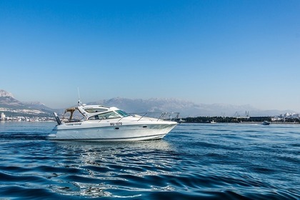 Rental Motorboat Jeanneau Prestige 34 Split