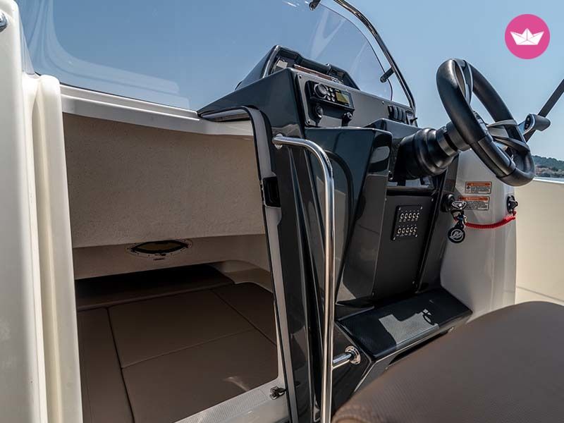 Quicksilver 755 Activ Open in Split for hire