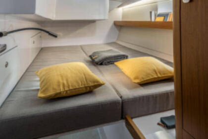 Beneteau First 36, 3 cabins