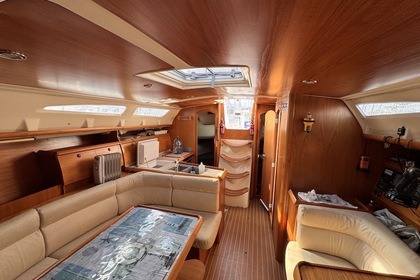 Hire Sailboat Jeanneau SUN ODYSSEY 40 Quiberon