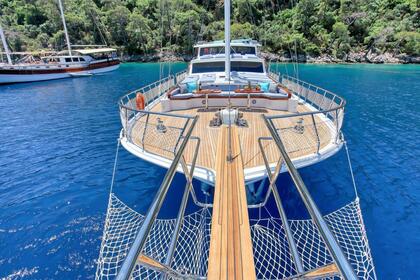 Luxury custom built ketch gulet with a capacity of 10 people