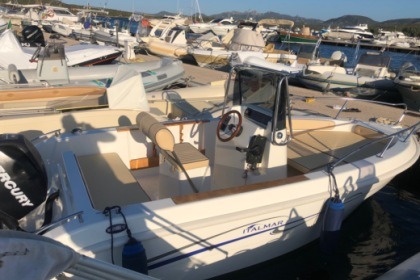 COMFORTABLE BOAT WITHOUT A LICENSE FOR THE MADDALENA ARCHIPELAGO AND CORSICA