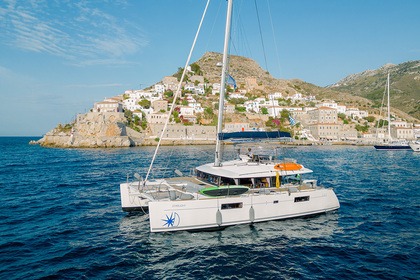 Rental Catamaran Lagoon-Bénéteau Lagoon 560 S2 - 5 + 1 cab. Athens