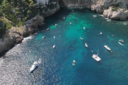 Charter Motor yacht ASTONDOA 50 GLX Dénia