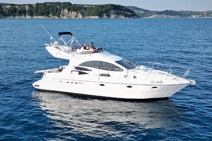 Verhuur Motorboot Azimut 39 FLY Izola