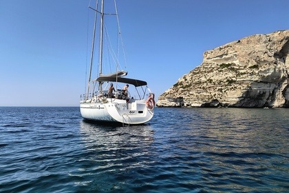 Rental Sailboat Beneteau Oceanis 321 Cagliari